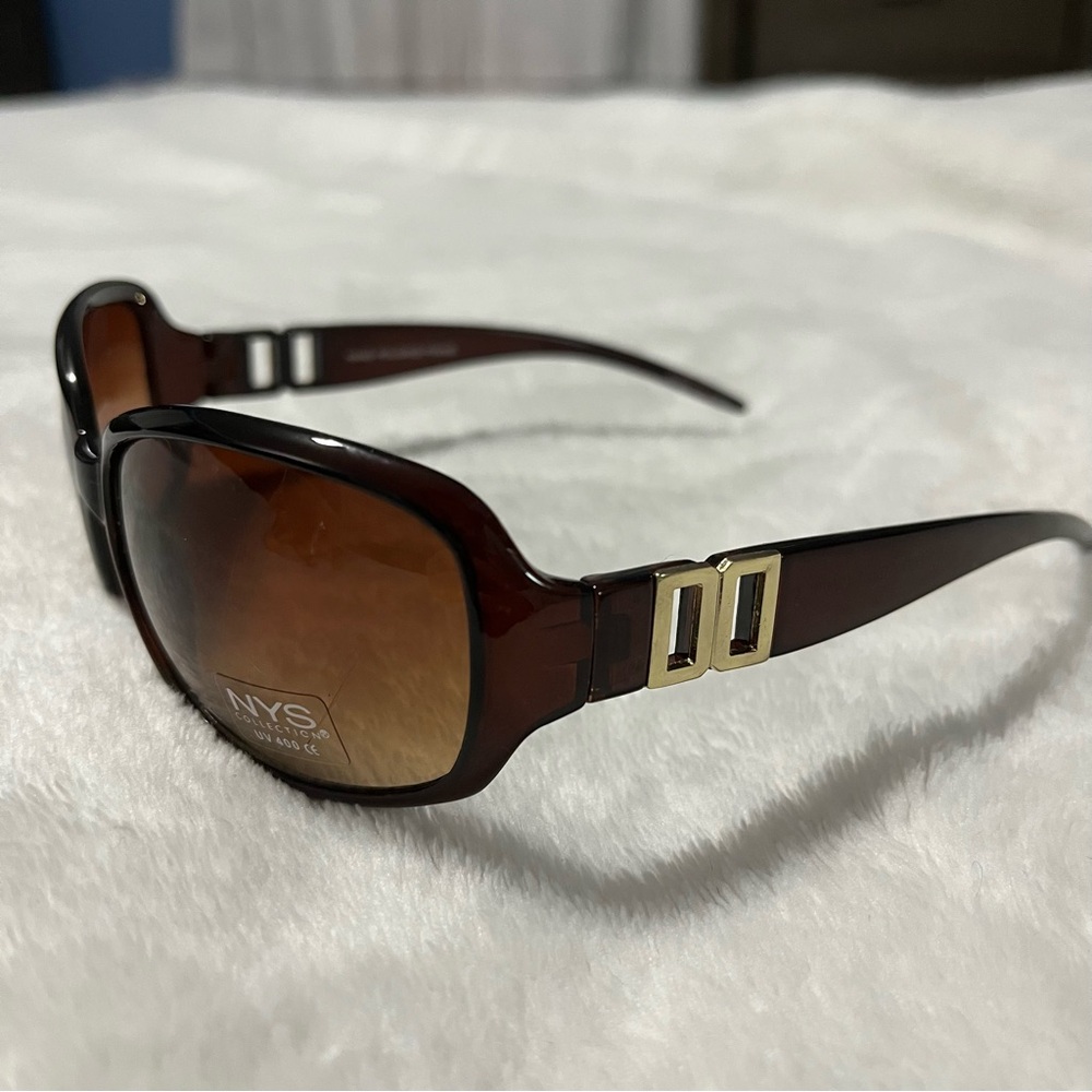 NYS Collection women’s sunglasses UV 400 Gold tone accents SCRATCH